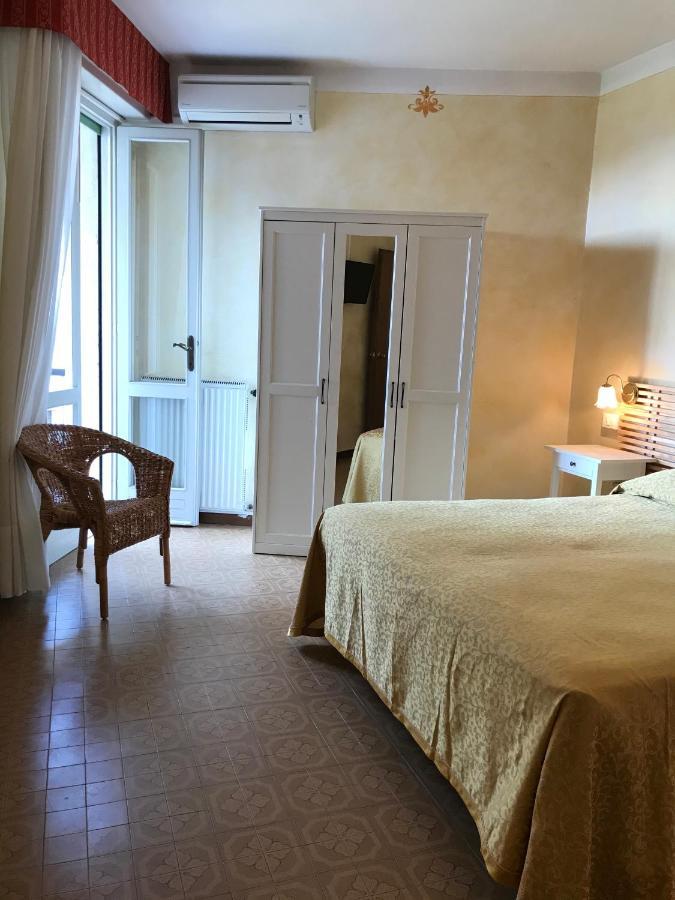 Albergo Villa Angela Toscolano Maderno Luaran gambar