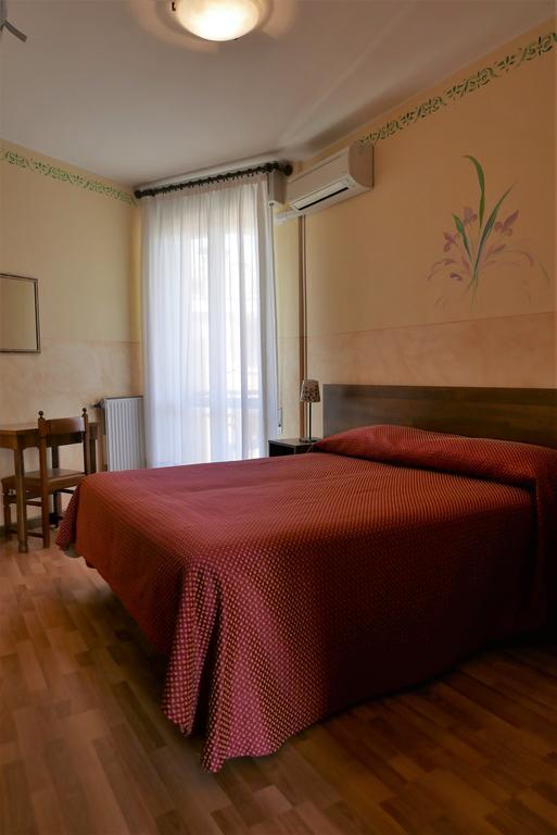 Albergo Villa Angela Toscolano Maderno Luaran gambar